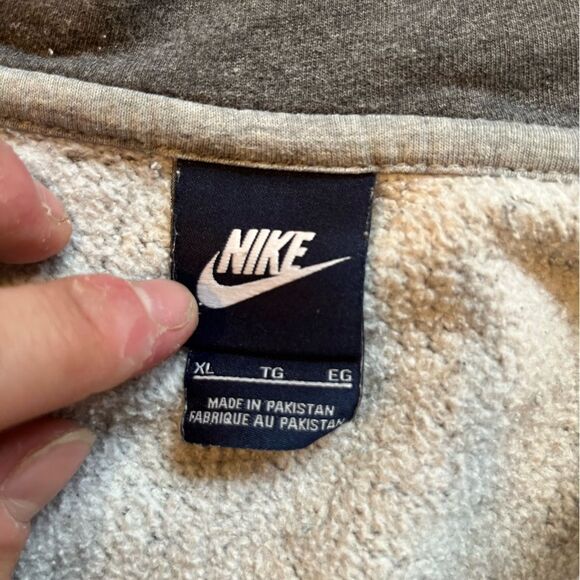 Nike zip up sweatshirt - Picture 2 of 4